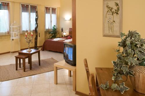 Argentiere Room Apartments - image 4
