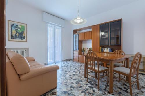 GuestHost - a 500 mt dalla Certosa Apartment, Boloňa