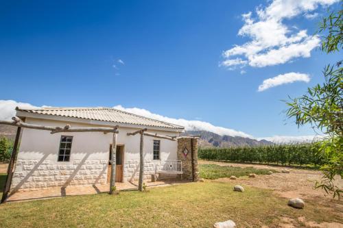 Lank-gewag Farm Cottage with private hottub