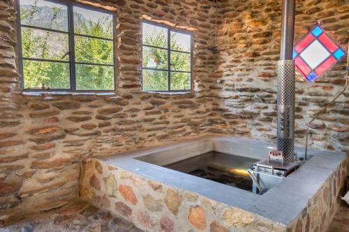 Lank-gewag Farm Cottage with private hottub