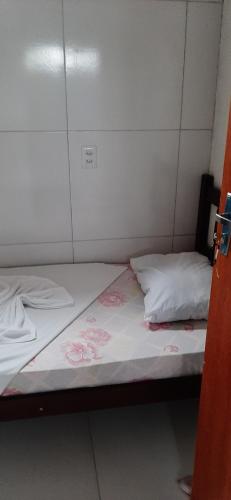 1 double bed, 1 twin bed