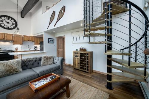 Inner Circle Serenity Condo: Great Breck Location - image 3