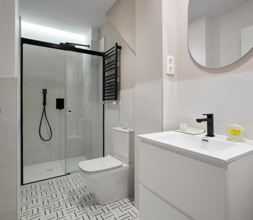 One-Bedroom Apartment image 2