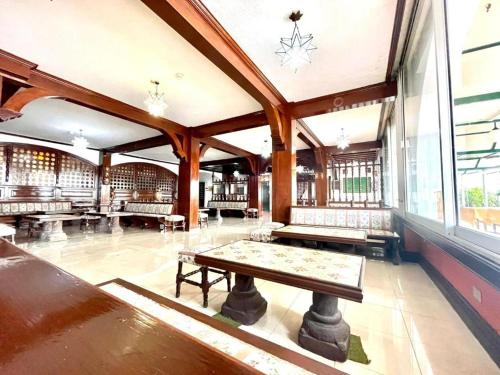 Studio with Balcony image 2
