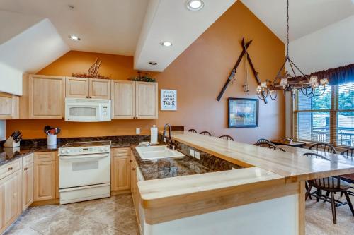 Corral at Breckenridge 207S Heron Condo a Spacious Great Location in Breckenridge, USA