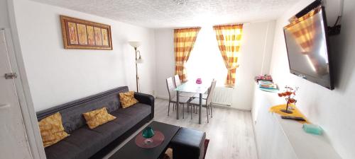 Belle petite maison gîte à louer Porfays