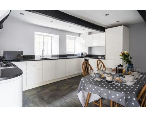 Hatfield Cottage, Bath (photo 7)