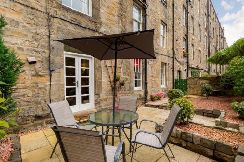 Facilities, Elite 3 Bed New Town Apt with Private Walled Garden in Stockbridge