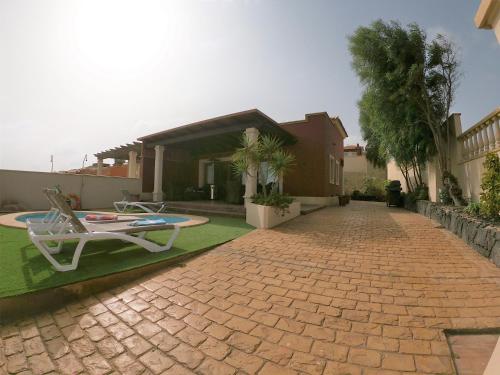 Villa Amaneceres in Caleta De Fuste