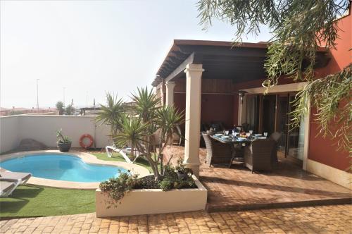  Villa Amaneceres in Caleta De Fuste