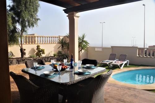  Villa Amaneceres in Caleta De Fuste