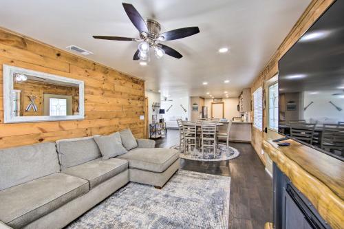 Lakefront Daingerfield Retreat w/ Shared Dock! in Pittsburg (TX)