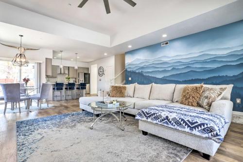Modern-Chic Englewood Home with Yard and Office! in 恩格爾活