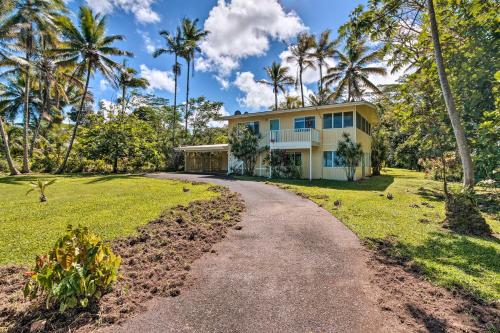 Sunny Pahoa Retreat: Snorkel, Hike & Shop! in Hawaiian Beaches (HI)