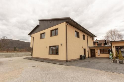 Pansion San in 比哈奇