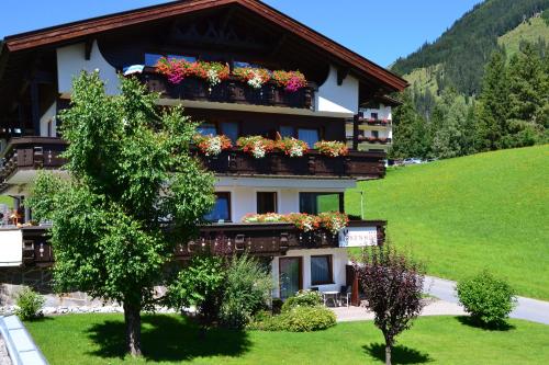  Luxe, sfeervol en vrijstaand boshuis Chalet LaMast, Pension in Norg bei Roderesch