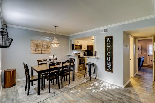 Facilities, #82 Spectacular Condo Ideal Location 2BDR/2Parking near Hilton Head Airport