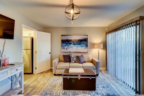 #82 Spectacular Condo Ideal Location 2BDR/2Parking near Hilton Head Airport