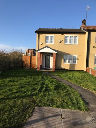2 bed house sleeps 4 gîte à louer Liverpool