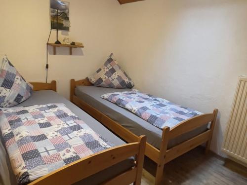 Warm apartment in a small complex with cosy beer garden and small brown cafe - image 6