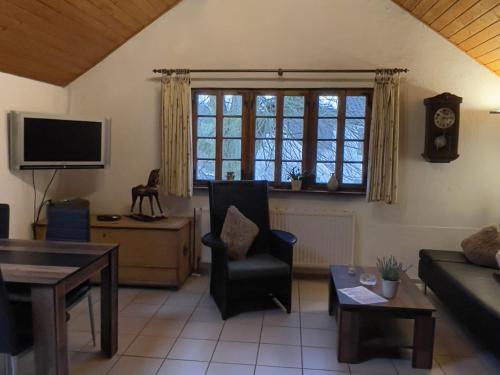 Warm apartment in a small complex with cosy beer garden and small brown cafe - image 12