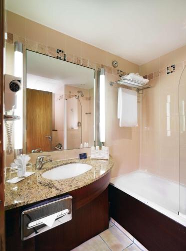 Ванная комната, Radisson Blu Hotel, Athlone in Атлон