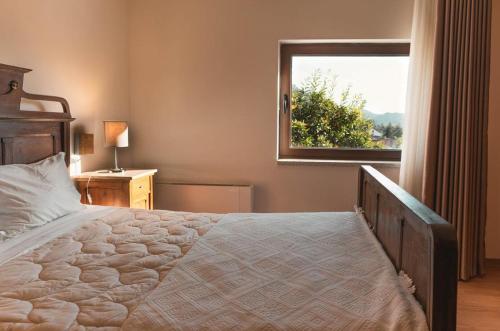 2 bedrooms, 3 beds