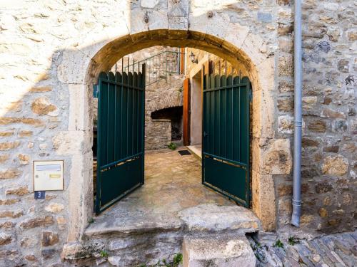 Modern Holiday Home in Minerve with Private Courtyard - Location saisonnière - Minerve