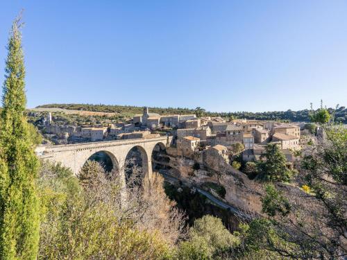 Holiday Home in Minerve with Private Courtyard