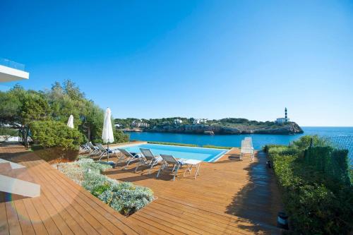 Majestic 5 Bedroom Villa With Pool And Sea Front gîte à louer Portocolom