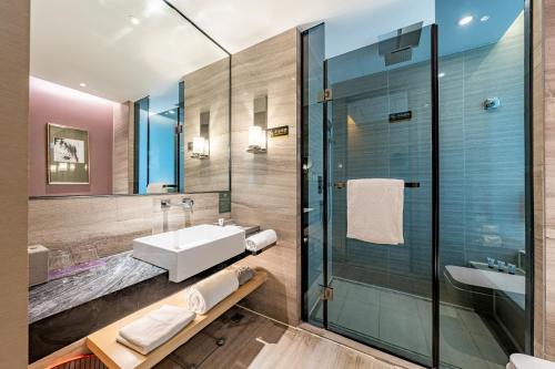 room detail thumbnail 2