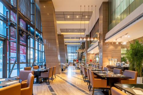 Restaurant, Grand Mercure Jinan Sunshine Hotel in Jinan