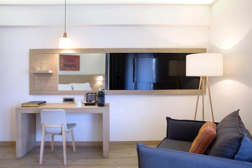 Golden Age Athens Hotel - image 2