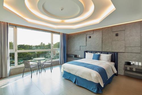 1 double bed