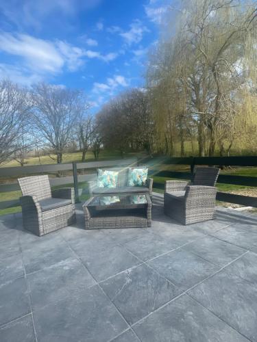 Balcony/terrace, The Sans Souci Estate - The Chalet Studio Apartment, Adults Only in Saint-Dizier-les-Domaines