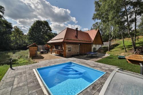 Skats, Roubenka U Zvoničky (Roubenka U Zvonicky) in Hubenova