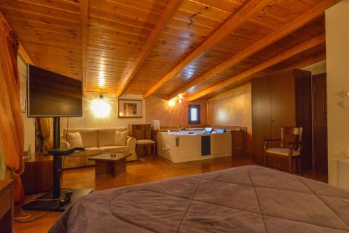 Hotel Chris - image 11