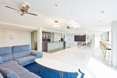 2 bedrooms, 4 beds