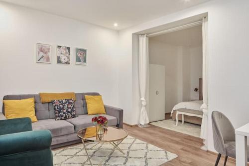 Nice and cozy apartment right at TV tower, Praha (fotografie 6)
