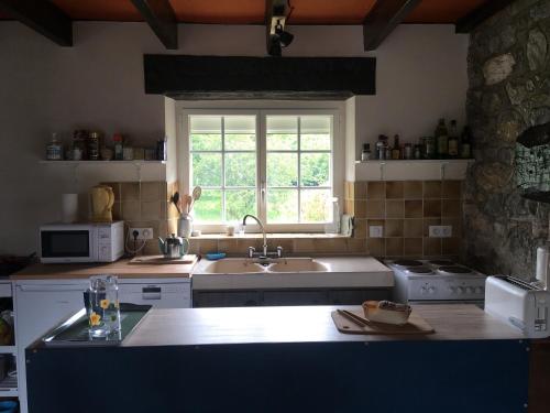 廚房, Maison dans la prairie in 普里安