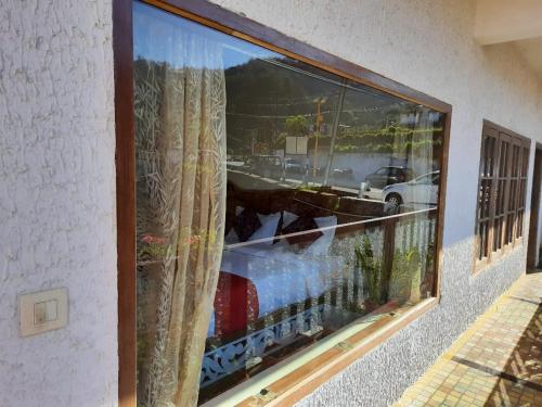 Deluxe Double Room with Balcony image 8