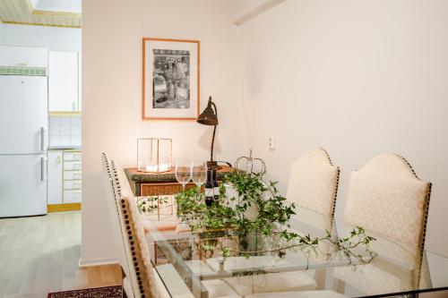 One-Bedroom Apartment with Kitchen