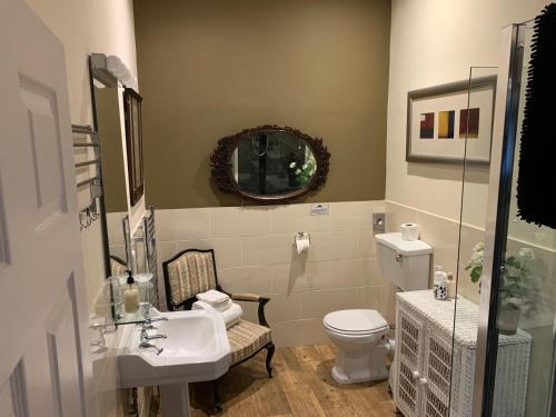 Hunters Guest House - image 8