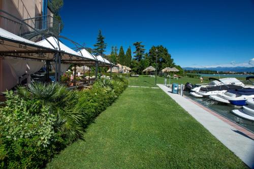 Yachting Hotel Mistral - image 13