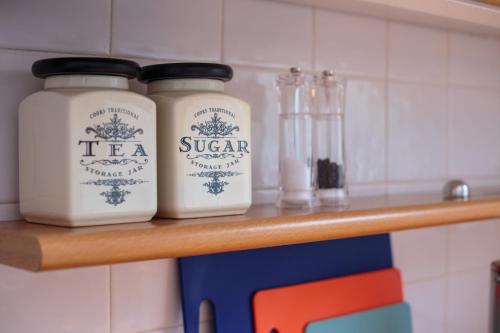 South Learmonth Gardens Apartment - image 3