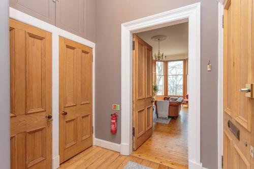 South Learmonth Gardens Apartment - image 12