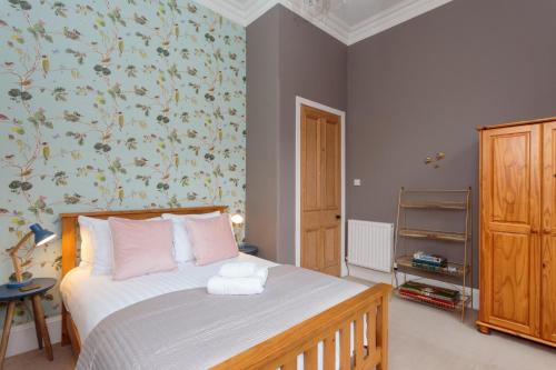 South Learmonth Gardens Apartment - image 2