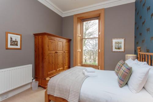 South Learmonth Gardens Apartment - image 13