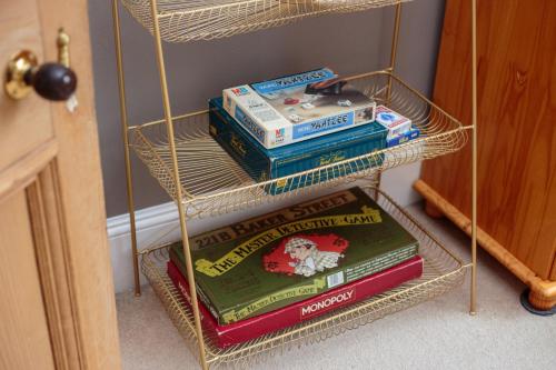 South Learmonth Gardens Apartment - image 6