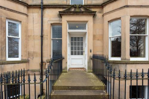 South Learmonth Gardens Apartment